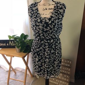 BLACK AND WHOTE LEOPARD PRINT DRESS